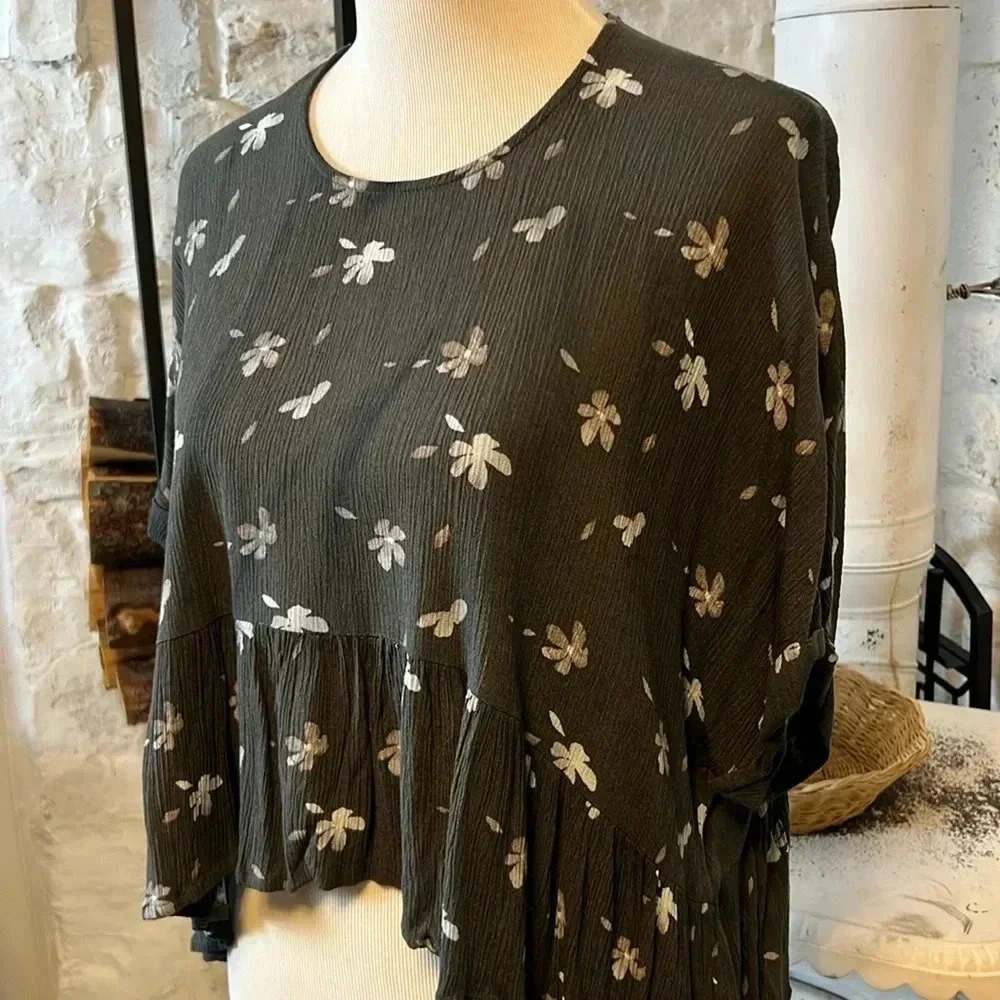 Grade&Gather | Cropped Floral Babydoll Peplum Blouse - Picture 2 of 9